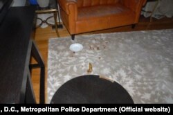 Lesinova soba nakon što je pronađen mrtav.