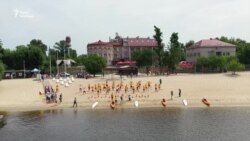 У Києві відремонтували пляж і облаштували 26 рятувальних постів – відео У Києві відремонтували пляж і облаштували 26 рятувальних постів – відео