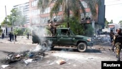 Vojska Konga pred Ambasadom Ruande, Kinšasa, 28. januar 2025. 