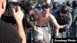 Денис Луцкевич на Болотной площади 6 мая 2012 года