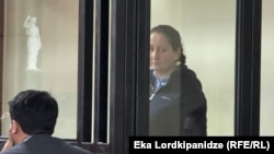 მზია ამაღლობელს მოსამართლემ პატიმრობა შეუფარდა - პოლიციელისთვის სილის გაწვნის გამო მას 4-დან 7 წლამდე პატიმრობა ემუქრება