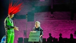 Лицом к событию. "Отобрать у Ахеджаковой народную!!!" Лицом к событию. "Отобрать у Ахеджаковой народную!!!"