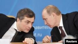 Архівне фото: Владислав Сурков і Володимир Путін