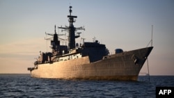 რუმინეთის საზღვაო ძალების ფრეგატი "რეგინა მარია" შავ ზღვაზე გამართული ნატოს სამხედრო წვრთნების დროს. 8 აპრილი, 2025.