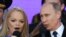 Владимир Путин и Лариса Долина на концерте, посвященном годовщине аннексии Крыма 18 марта 2015 г. 