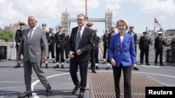 Predsjednik Evropskog savjeta Antonio Costa, britanski premijer Keir Starmer i predsjednica Evropske komisije Ursula von der Leyen u Londonu nakon samita Velika Britanija-EU, 19. maja 2025.