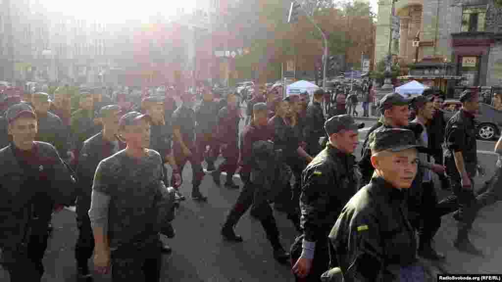 Марш строковиків Нацгвардії, які відслужили необхідні терміни, з вимогою якнайшвидшої демобілізації, Київ, 13 жовтня 2014 року