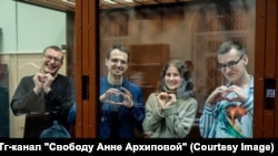 Участники движения "Весна" в суде