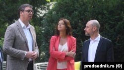 Predsednik Srbije Aleksandar Vučić sa Tanjom Fajon i Vladimirom Bilčikom (foto arhiva)