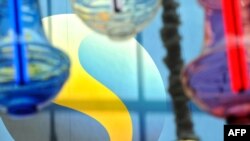 Емблема головування Швеції в ЄС вивішена в головному залі комплексу будівель Євросоюзу у Брюсселі. 30 червня 2009 року