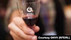 Brandul „Wine of Moldova” a fost creat în 2013 de noul Oficiu Național al Viei și Vinului cu sprijinul Statelor Unite, prin USAID, vestita agenție guvernamentală pe care administrația Trump o închide. 