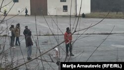 Migranti u kampu u Blažuju u blizini Sarajeva