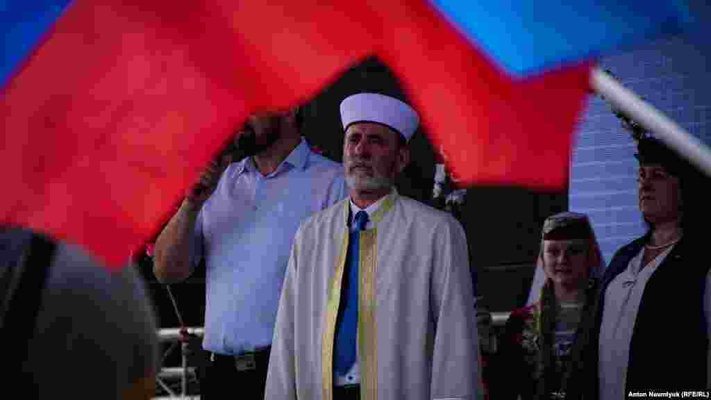 Підконтрольний Росії муфтій Еміралі Аблаєв подякував Сергію Аксенову за «все, що він зробив для Криму і кримських татар» за чотири роки