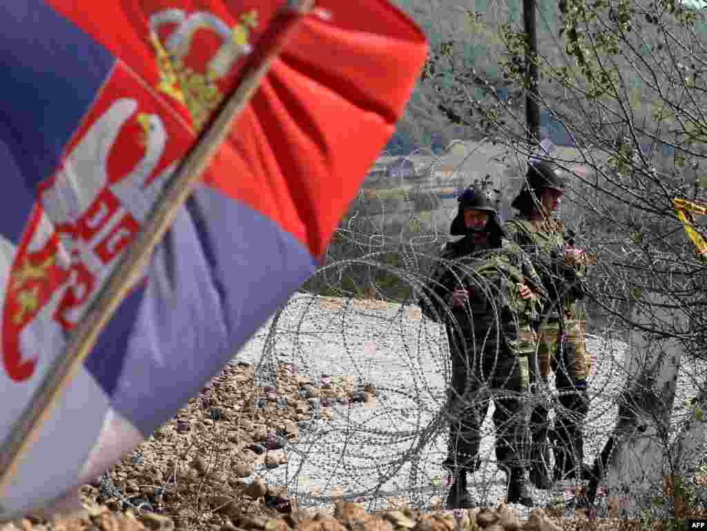Barikade na graničnom prelazu Jarinje, 28.09.2011. Foto: AFP / Saša Đorđević 