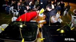 Zatvaranje birališta, 15. novembar 2009.