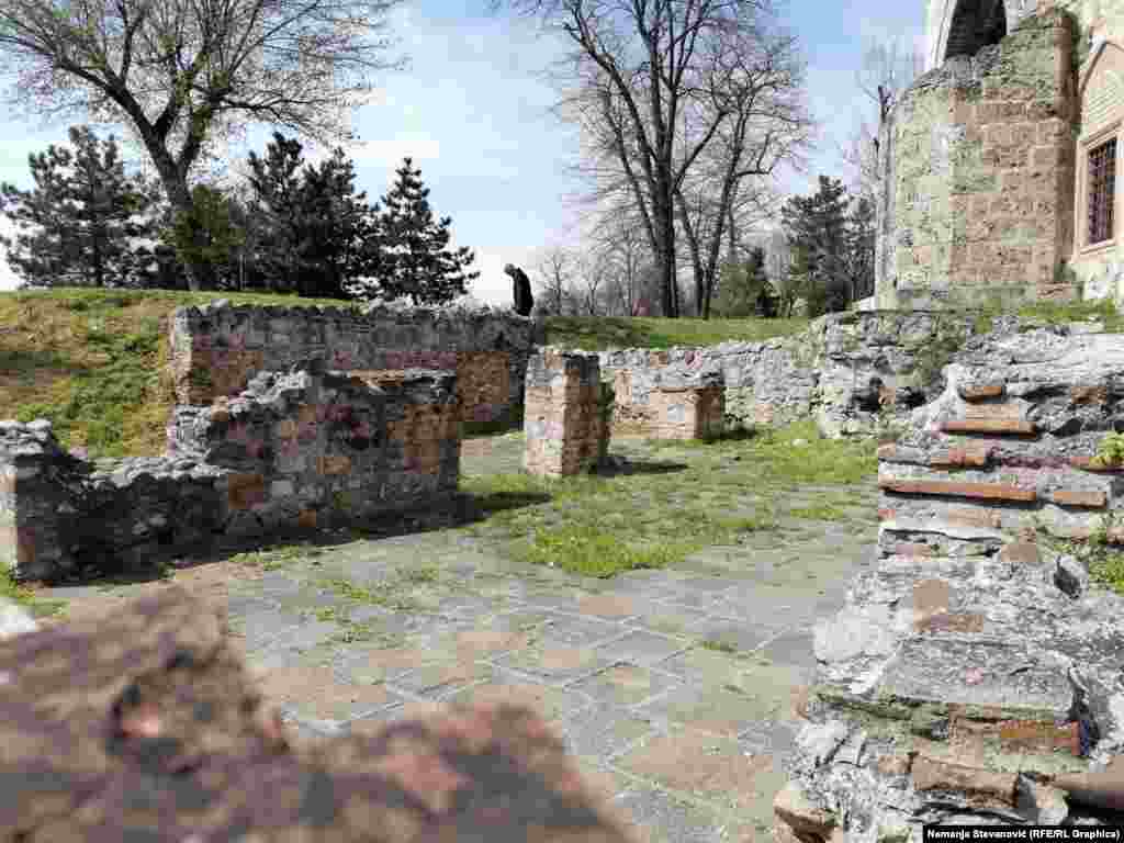 Pogled iz &quot;Vizantijske ulice&quot; na srušeni minaret Bali-begove džamije.