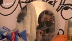 Polomljeni telefon čuva uspomene na dom u Avganistanu  Polomljeni telefon čuva uspomene na dom u Avganistanu