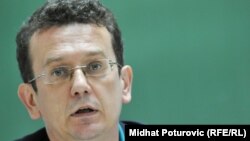 Političko iživljavanje: Asim Mujkić