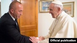 Takimi i kryeminsitrit të Kosovës, Ramush Haradinaj, me Papa Françeskun në Vatikan.