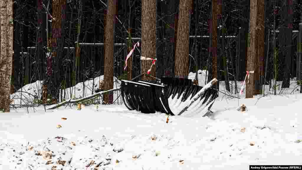 ...и стало. Повторимся: лес на территории, переданной "ТАИФу", вырубают даже не под саму федеральную трассу, а под вспомогательную дорогу, необходимость в которой по завершении строительства отпадёт. Впрочем, у группы компаний "ТАИФ" на этот земельный участок большие планы. 