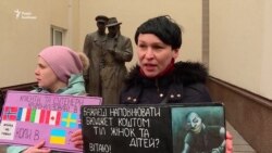 Під МВС провели три паралельні акції щодо секс-роботи – відео Під МВС провели три паралельні акції щодо секс-роботи – відео