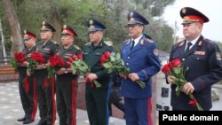 Баткенде чек араны коргоп курман болгон жоокерлерди эскерүү иш-чарасы. 16-сентябрь, 2025-жыл.