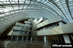 პარლამენტის შენობის ინტერიერი, 2012 წლის ოქტომბერი