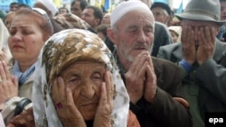 Коллективная молитва крымских татар в Симферополе