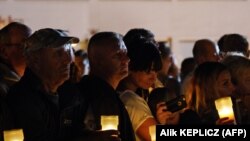 Građani Vjelunja odaju poštu žrtvama na ceremoniji obeležavanja 80. godišnjice od izbijanja Drugog svetskog rata.