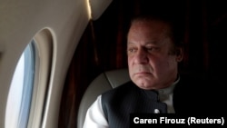 Наваз Шаріф (на фото) невдовзі після оголошення рішення суду оголосив, що йде у відставку