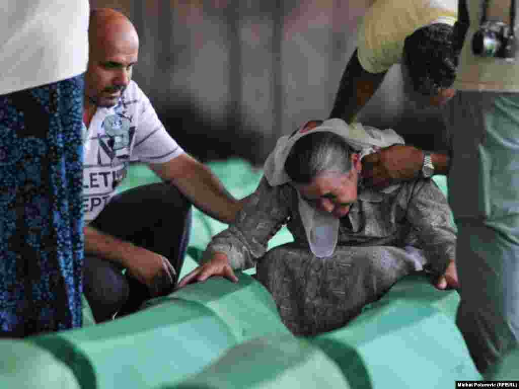 Srebrenica, 11.07.2011. Foto: RSE / Midhat Poturović