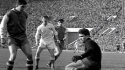 Футбол в черно-белом Футбол в черно-белом