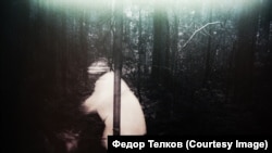 "Подношение на кладбище". Фото с выставки