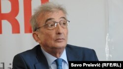 Vučić želi kontrolu i nad pozicijom predsednika i nad Vladom: Čedomir Čupić