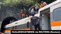 Поранення дістали 72 людини. Загалом же у поїзді перебували близько 350 людей