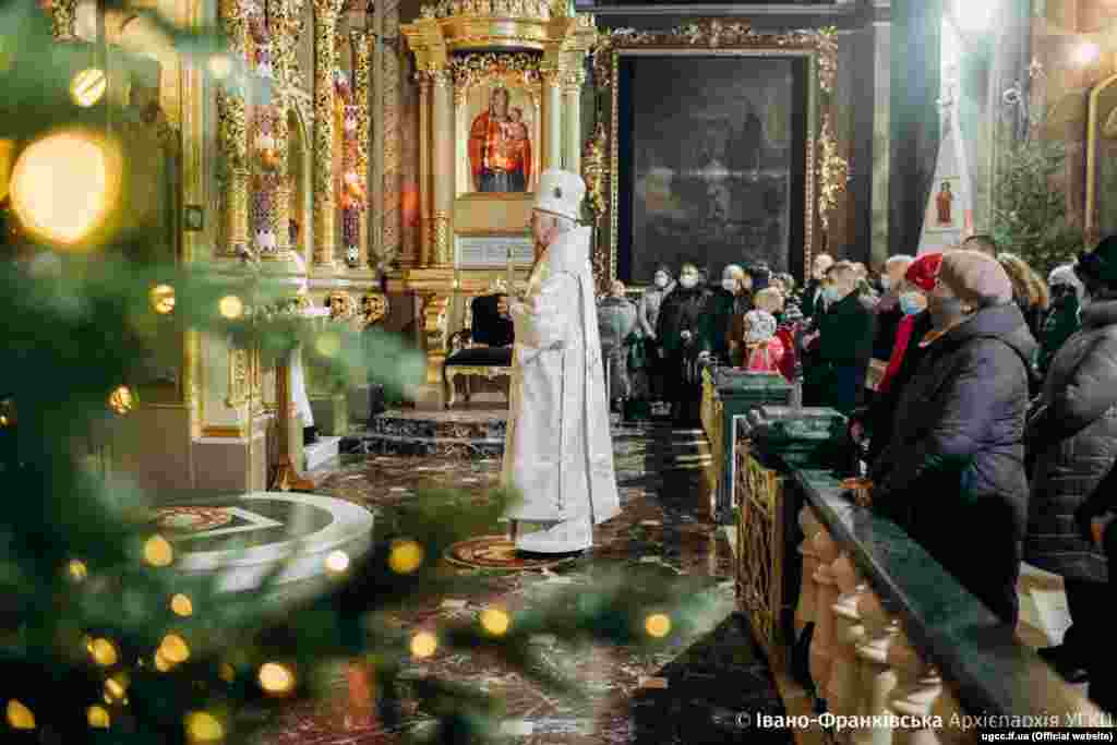 Митрополит Володимир Війтишин очолив Різдвяну Архієрейську різдвяну літургію в архікатедральному і митрополичому Соборі Воскресіння Христового в Івано-Франківську, 7 січня