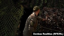 М109 щільно прикрита сітками з усіх боків, а на всю свою висоту – понад 3 метри – вкопана у капонір