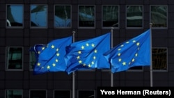 Європейський союз після анексії Криму у 2014 році і початку бойових дій на Донбасі запровадив санкції, пов’язані з порушенням територіальної цілісності, суверенітету та незалежності України