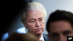 Parlamentarul olandez de extremă-dreapta Geert Wilders după ce a anunțat ieșirea partidului său de la guvernare, pe 3 iunie, la Haga. 