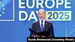 9 მაისს, ევროპის დღეს, პაველ ჰერჩინსკიმ ქართულ ენაზე მიმართა საზოგადოებას.