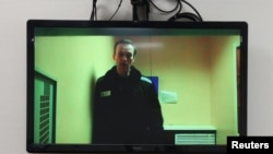 ალექსეი ნავალნი, რუსი ოპოზიციონერი პოლიტიკოსი, სასამართლოს ვიდეოზარით ერთვება კოლონიიდან 