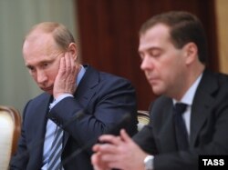Vladimir Putin i Dmitrij Medvedev