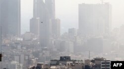 საილუსტრაციო ფოტო. ისრაელის ავიადარტყმებით გამოწვეული კვამლი თეირანში