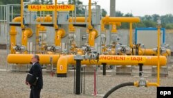 Republica Moldova poate importa gaze naturale, inclusiv pentru regiunea transnistreană, prin gazoductul Iași-Ungheni și prin cel transbalcanic. 