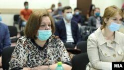 Katica Janeva (na fotografiji levo)