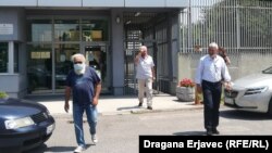 Trojici pripadnika Ravnogorskog pokreta, Slavku Aleksiću, Risti Lečiću i Dušanu Sladojeviću, sudi se za izazivanje i raspirivanje nacionalne, vjerske mržnje, razdora i netrpeljivosti među konstitutivnim narodima u Bosni i Hercegovini.