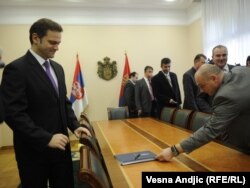 Jedan od lidera kosovskih Srba Krstimir Pantić najavio je tužbu protiv šefa beogradskog pregovaračkog tima Borislava Stefanovića, 17. novembar 2011.