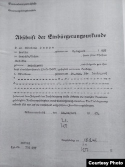 Копия свидетельства о принятии Н.Н. Поппе в гражданство рейха, август 1943. Источник: Bundesarchiv Berlin.