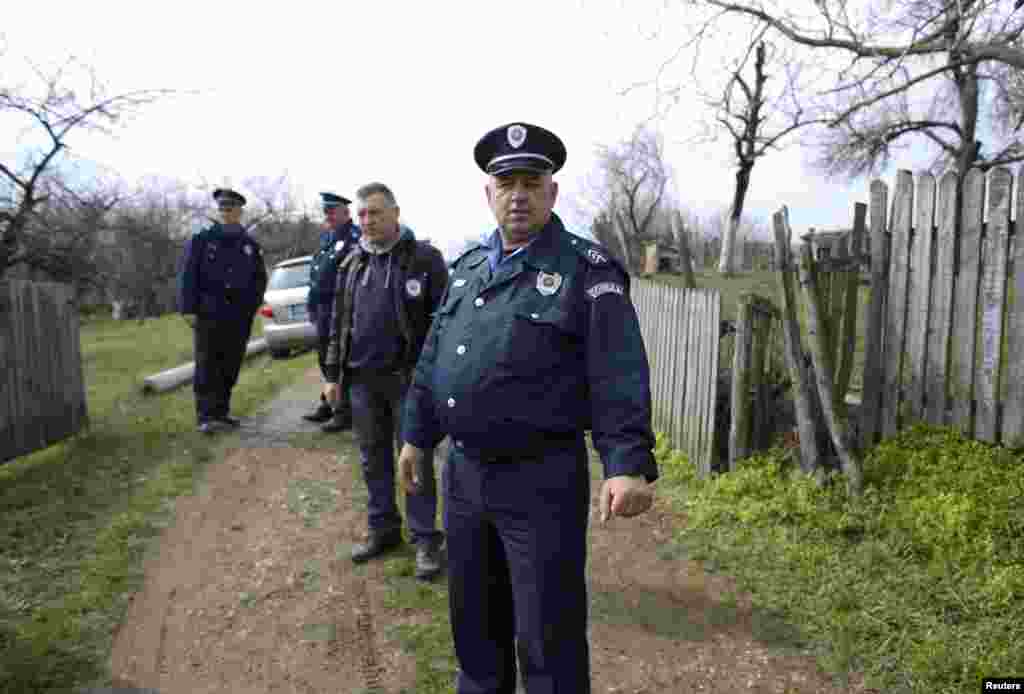 Selo Velika Ivanča, 9. april 2013. Foto: REUTERS / Marko Đurica