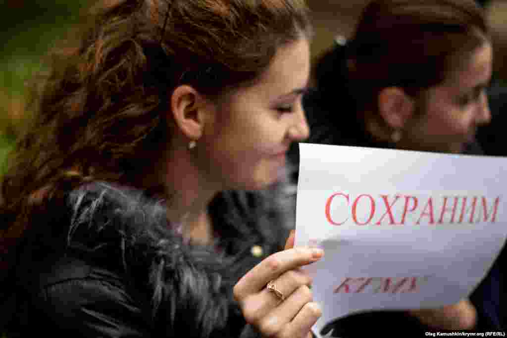 «Мы за то, чтобы наш медуниверситет не входил в состав федерального вуза. Мы хотим быть врачами, а не педагогами, и не хотим в конце обучения получить диплом педагога, а не врача», – сетуют студенты.